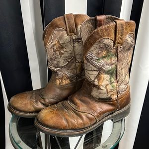 Justin waterproof brown and camo boots